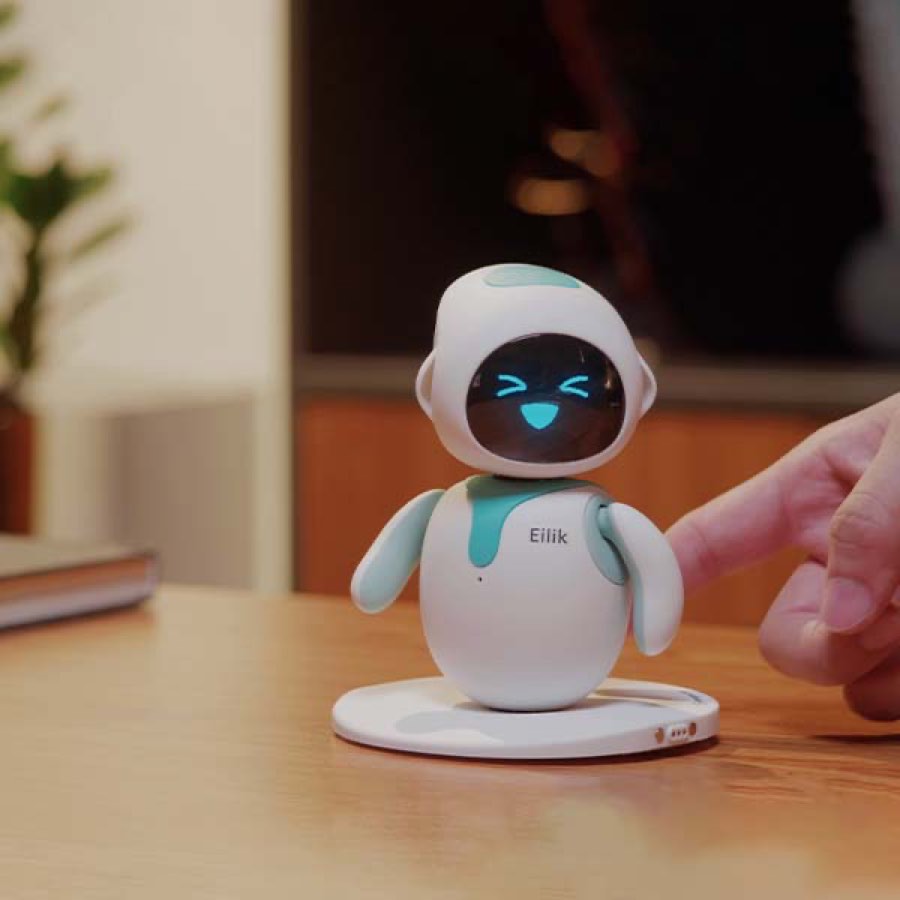 Eilik im Alltag: Was ein Schreibtisch-Roboter wirklich macht